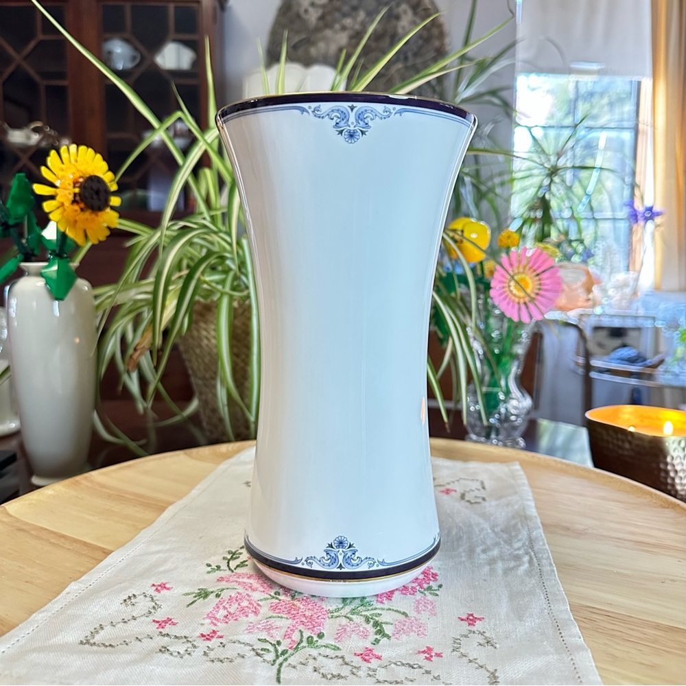 Royal Doulton Princeton Vase 9” Blue Gold Rim England 1985
